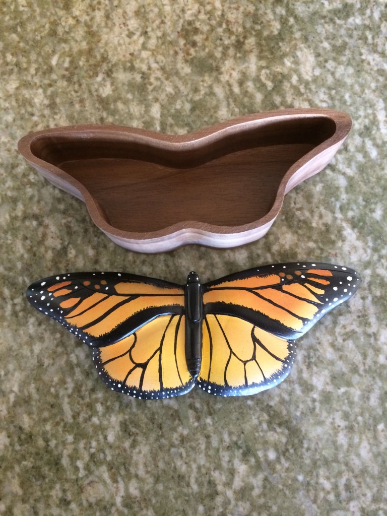 monarch butterfly box1b